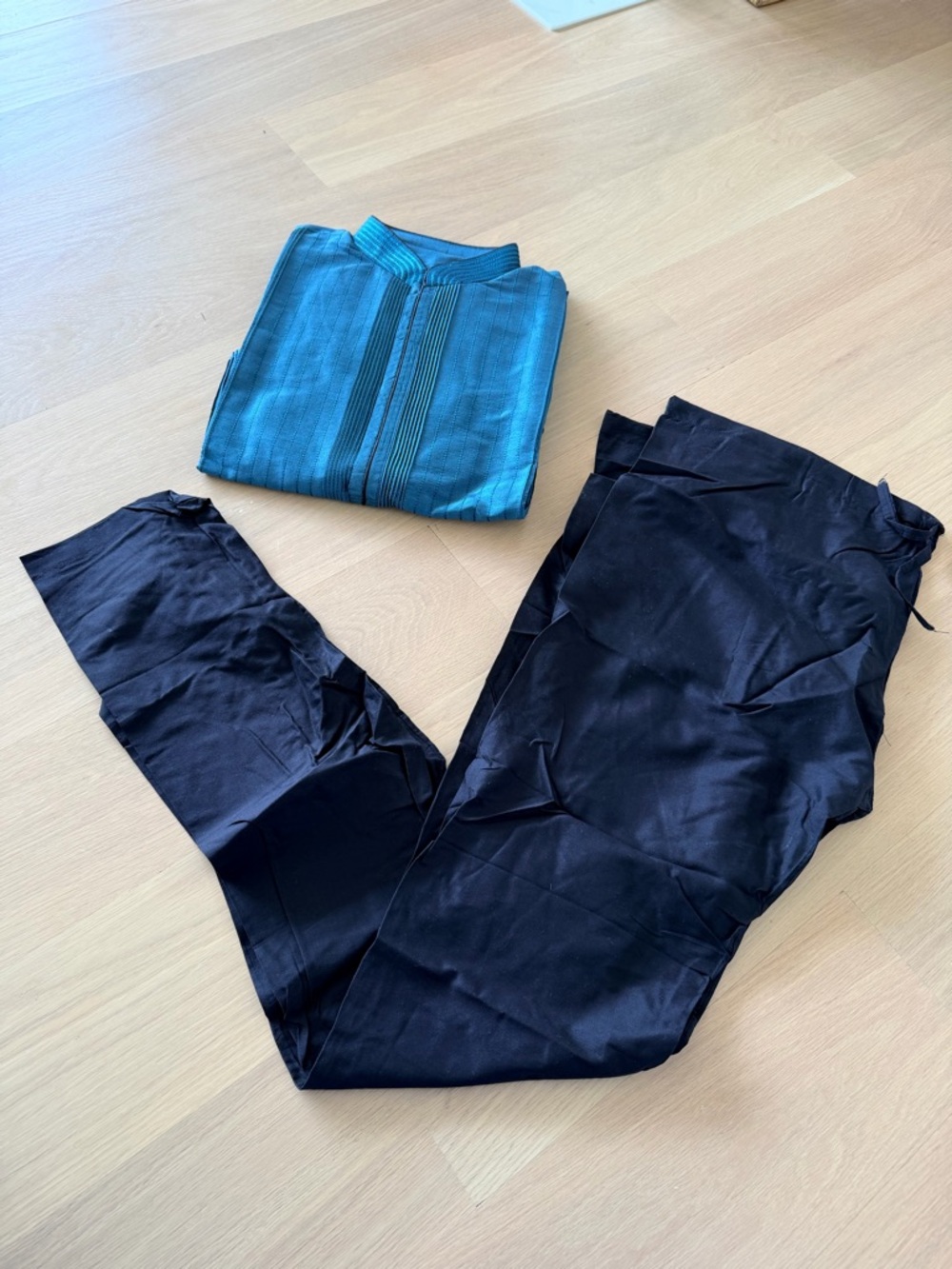 NWT: Men's Teal Long Kurta Set - Picture 4 of 8